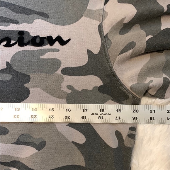 Champion Women’s Camouflage Sweater - Gray and Green Size Small - Picture 5 of 5